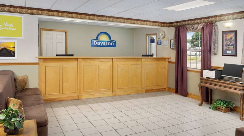 <b>Days Inn Lake City I-75 Lobby</b>. Images powered by <a href="https://iceportal.shijigroup.com/" title="IcePortal" target="_blank">IcePortal</a>.