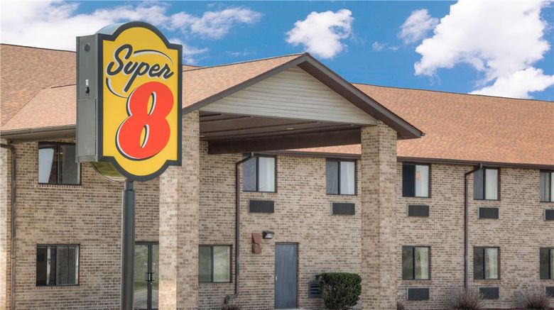 Super 8 Gas City Marion Area Exterior. Images powered by <a href="https://iceportal.shijigroup.com" target="_blank" rel="noopener">Ice Portal</a>.