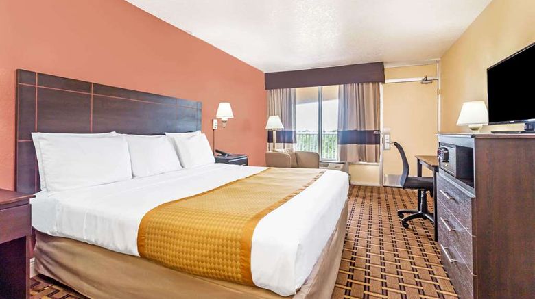<b>Days Inn by Wyndham-Oakland Park Airport Room</b>. Images powered by <a href="https://iceportal.shijigroup.com/" title="IcePortal" target="_blank">IcePortal</a>.