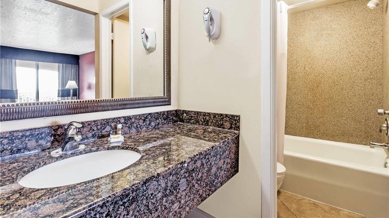 <b>Days Inn by Wyndham-Oakland Park Airport Room</b>. Images powered by <a href="https://iceportal.shijigroup.com/" title="IcePortal" target="_blank">IcePortal</a>.