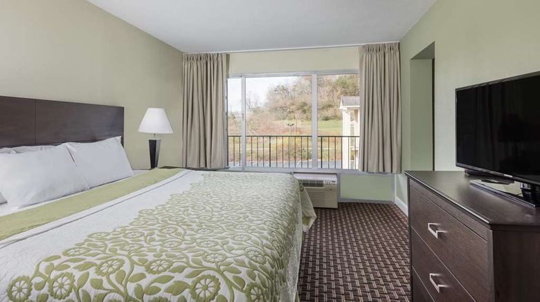 <b>Days Inn Jellico - Tennessee State Line Suite</b>. Images powered by <a href="https://iceportal.shijigroup.com/" title="IcePortal" target="_blank">IcePortal</a>.