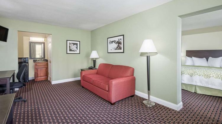 Days Inn Jellico - Tennessee State Line Suite