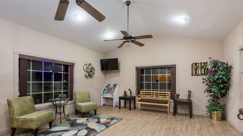 <b>Days Inn Jellico - Tennessee State Line Lobby</b>. Images powered by <a href="https://iceportal.shijigroup.com/" title="IcePortal" target="_blank">IcePortal</a>.