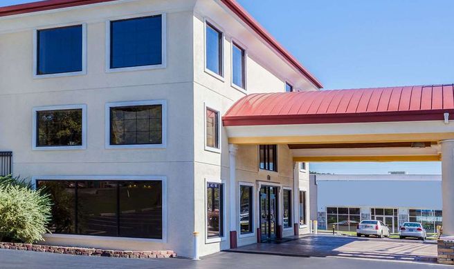 Days Inn Dalton Exterior