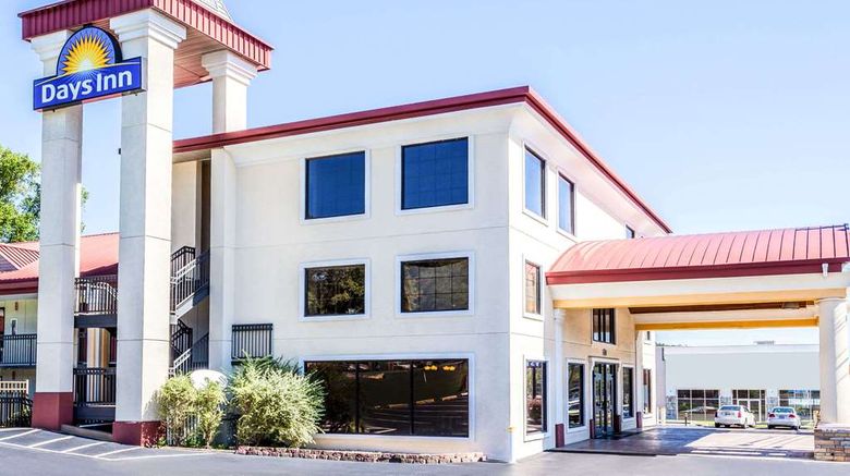 <b>Days Inn Dalton Exterior</b>. Images powered by <a href="https://iceportal.shijigroup.com/" title="IcePortal" target="_blank">IcePortal</a>.