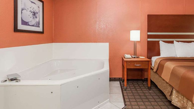 <b>Days Inn Dalton Room</b>. Images powered by <a href="https://iceportal.shijigroup.com/" title="IcePortal" target="_blank">IcePortal</a>.