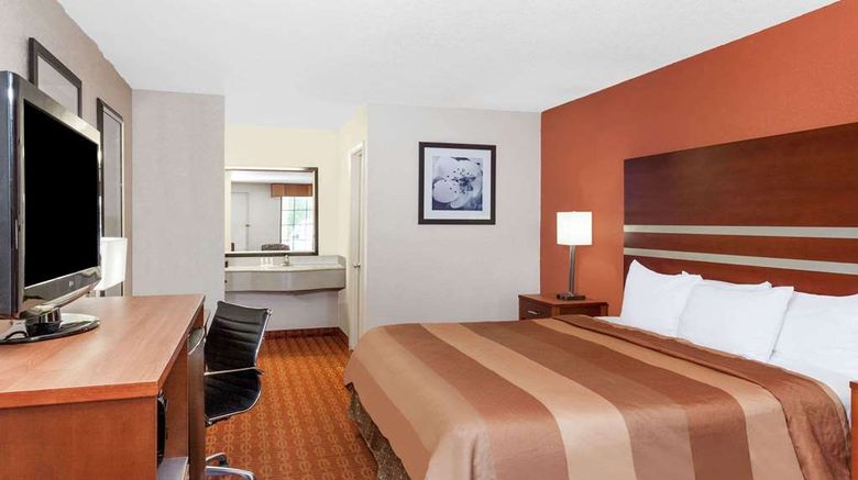 <b>Days Inn Dalton Room</b>. Images powered by <a href="https://iceportal.shijigroup.com/" title="IcePortal" target="_blank">IcePortal</a>.