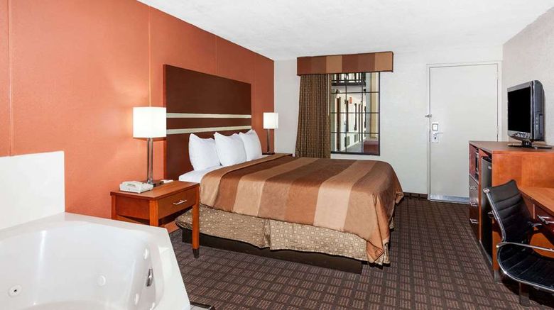 <b>Days Inn Dalton Room</b>. Images powered by <a href="https://iceportal.shijigroup.com/" title="IcePortal" target="_blank">IcePortal</a>.