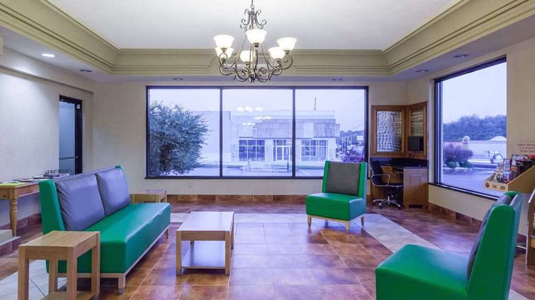 <b>Days Inn Dalton Lobby</b>. Images powered by <a href="https://iceportal.shijigroup.com/" title="IcePortal" target="_blank">IcePortal</a>.
