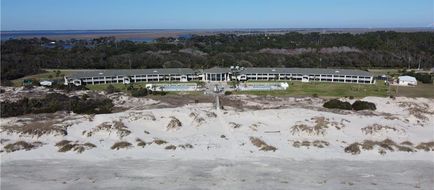 Days Inn & Suites Jekyll Island Exterior