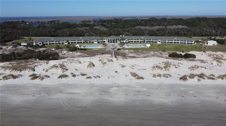 <b>Days Inn & Suites Jekyll Island Exterior</b>. Images powered by <a href="https://iceportal.shijigroup.com/" title="IcePortal" target="_blank">IcePortal</a>.