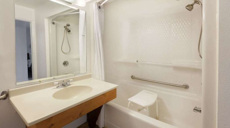 Baymont by Wyndham Manistee Room