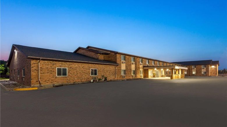 <b>Baymont by Wyndham Manistee Exterior</b>. Images powered by <a href="https://iceportal.shijigroup.com/" title="IcePortal" target="_blank">IcePortal</a>.