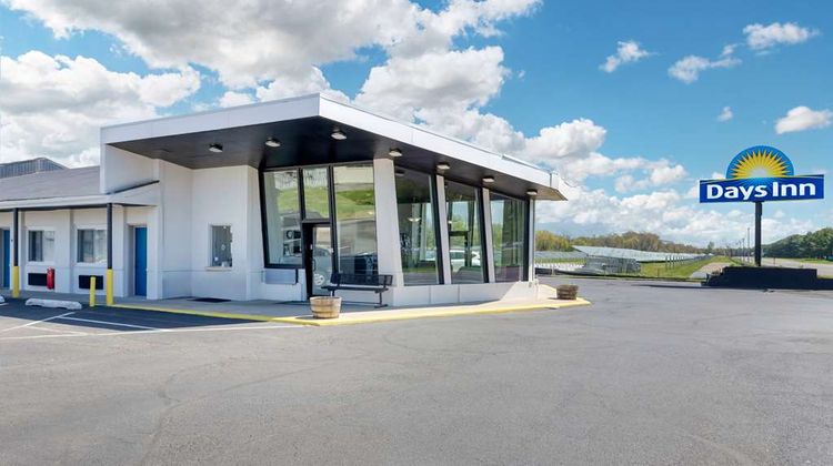 Days Inn Wrightstown Exterior