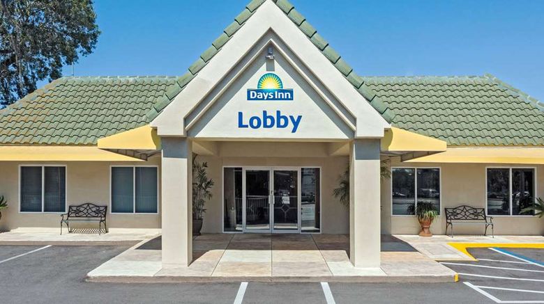 <b>Days Inn Port Charlotte Exterior</b>. Images powered by <a href="https://iceportal.shijigroup.com/" title="IcePortal" target="_blank">IcePortal</a>.