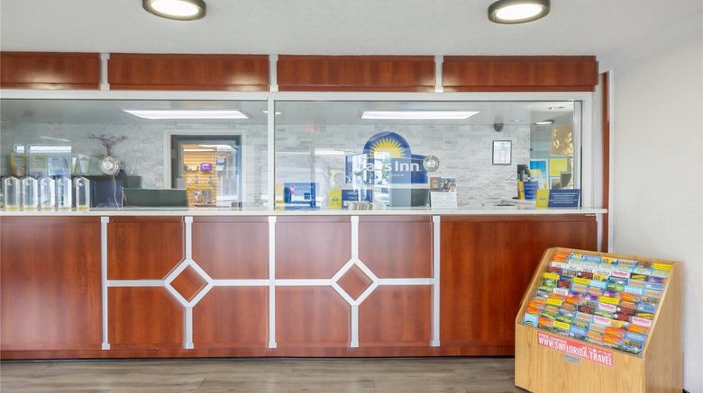 <b>Days Inn Port Charlotte Lobby</b>. Images powered by <a href="https://iceportal.shijigroup.com/" title="IcePortal" target="_blank">IcePortal</a>.