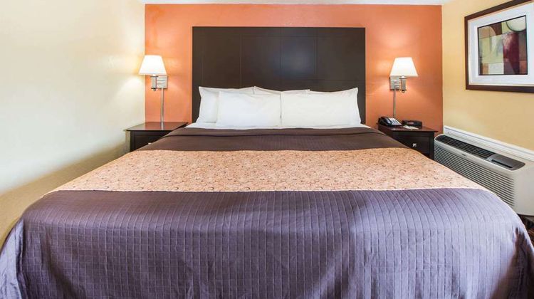 Days Inn Joplin Room