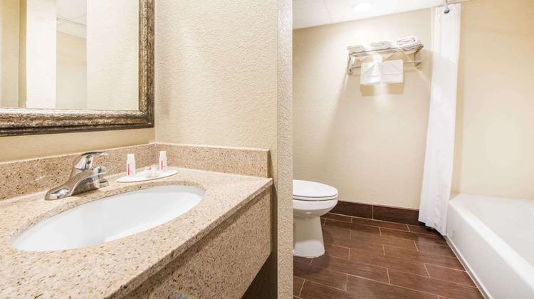 Days Inn Joplin Room