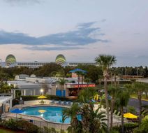 Days Inn Convention Center/Intl Dr Exterior