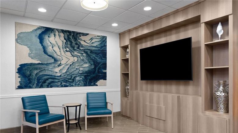 <b>Days Inn Convention Center/Intl Dr Lobby</b>. Images powered by <a href="https://iceportal.shijigroup.com/" title="IcePortal" target="_blank">IcePortal</a>.