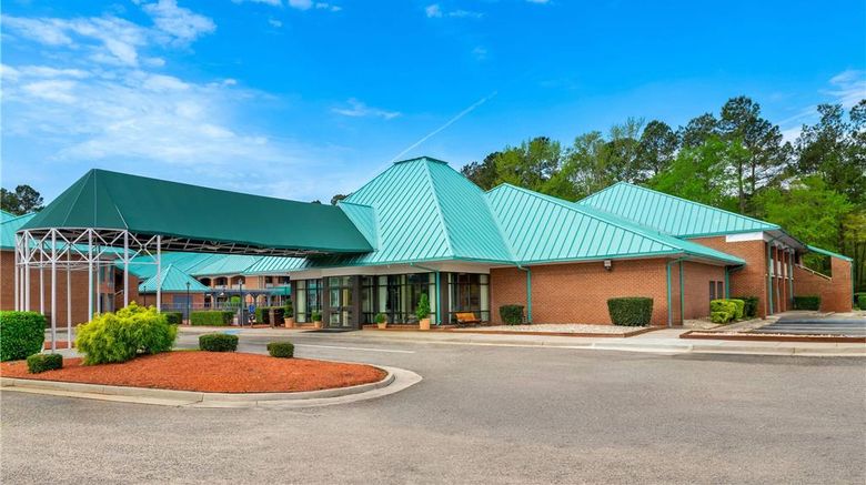 <b>Days Inn Petersburg- Fort Lee/South Exterior</b>. Images powered by <a href="https://iceportal.shijigroup.com/" title="IcePortal" target="_blank">IcePortal</a>.