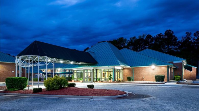 <b>Days Inn Petersburg- Fort Lee/South Exterior</b>. Images powered by <a href="https://iceportal.shijigroup.com/" title="IcePortal" target="_blank">IcePortal</a>.