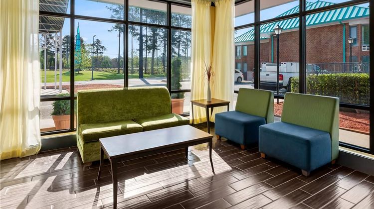Days Inn Petersburg- Fort Lee/South Lobby