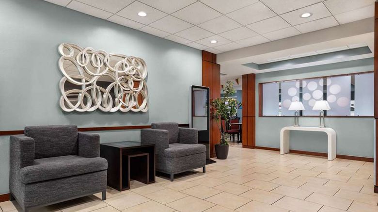 <b>Wyndham Garden Duluth Lobby</b>. Images powered by <a href="https://iceportal.shijigroup.com/" title="IcePortal" target="_blank">IcePortal</a>.
