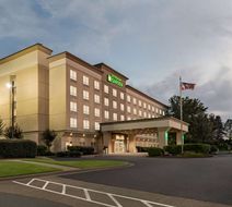 Wyndham Garden Duluth Exterior