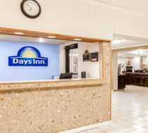 Days Inn Syracuse University Lobby