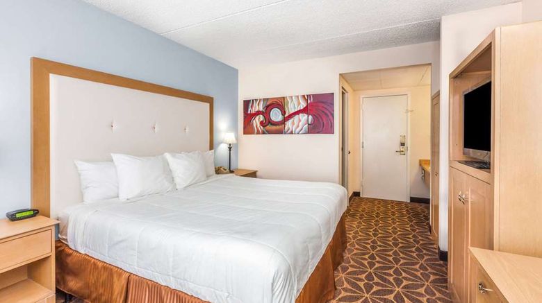 <b>Days Inn Syracuse University Room</b>. Images powered by <a href="https://iceportal.shijigroup.com/" title="IcePortal" target="_blank">IcePortal</a>.