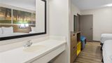 Days Inn by Wyndham Valdosta I-75 Suite
