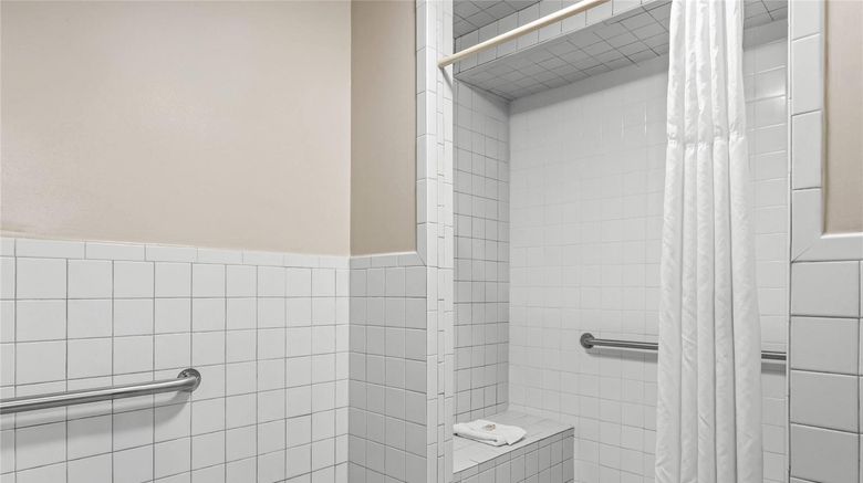 <b>Days Inn by Wyndham Valdosta I-75 Room</b>. Images powered by <a href="https://iceportal.shijigroup.com/" title="IcePortal" target="_blank">IcePortal</a>.