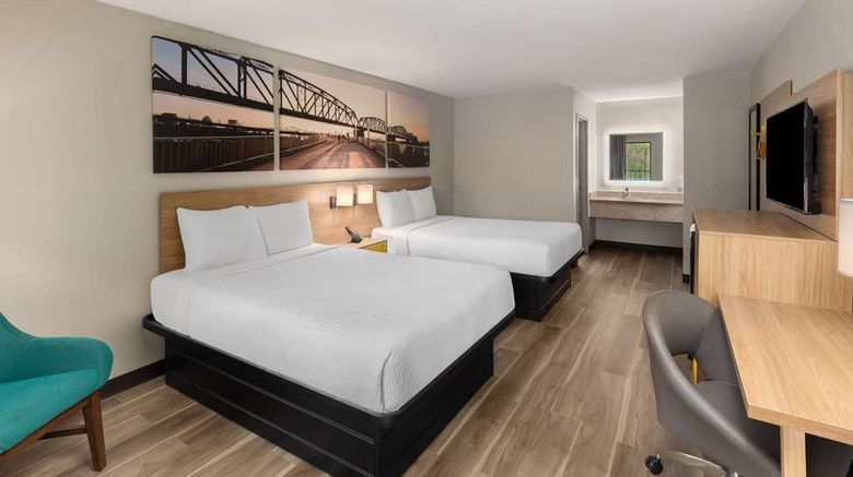 <b>Days Inn Lookout Mountain West Room</b>. Images powered by <a href="https://iceportal.shijigroup.com/" title="IcePortal" target="_blank">IcePortal</a>.