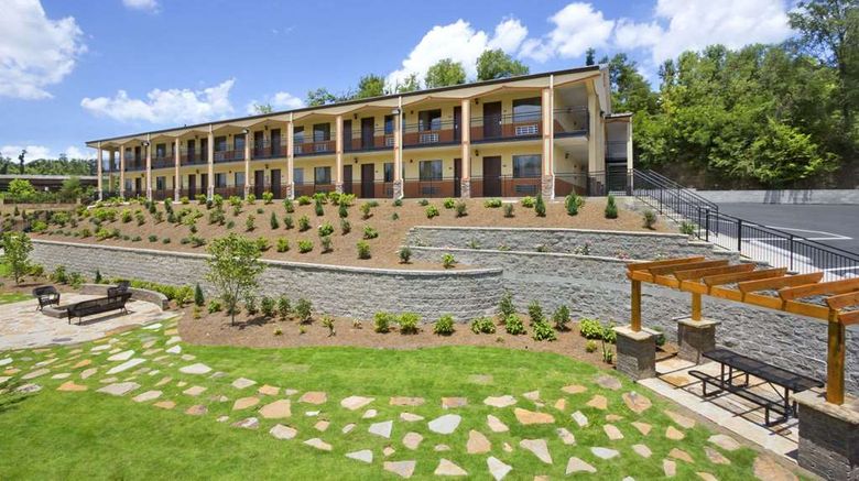 <b>Days Inn by Wyndham, Fultondale Exterior</b>. Images powered by <a href="https://iceportal.shijigroup.com/" title="IcePortal" target="_blank">IcePortal</a>.