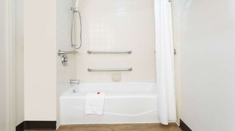 Days Inn Harrisburg  North Room