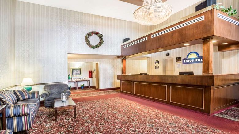 <b>Days Inn Westminster Lobby</b>. Images powered by <a href="https://iceportal.shijigroup.com/" title="IcePortal" target="_blank">IcePortal</a>.
