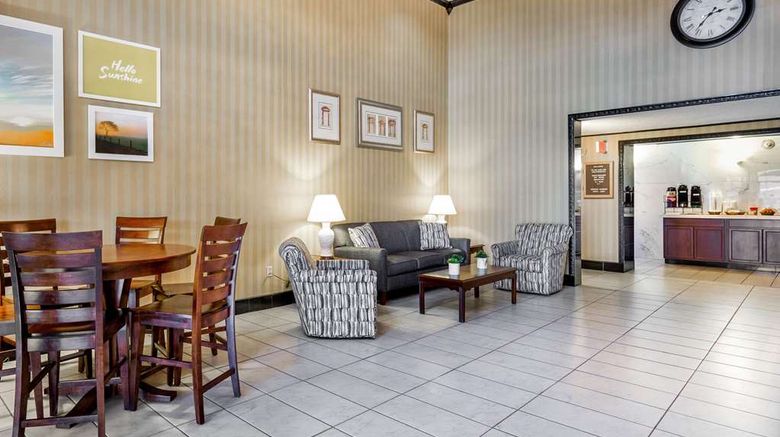 <b>Days Inn Westminster Lobby</b>. Images powered by <a href="https://iceportal.shijigroup.com/" title="IcePortal" target="_blank">IcePortal</a>.