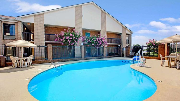 Days Inn Mooresville/Lake Norman Pool