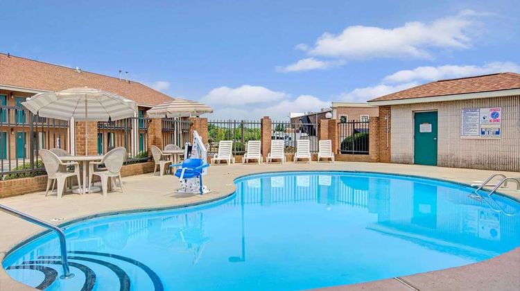 Days Inn Mooresville/Lake Norman Pool