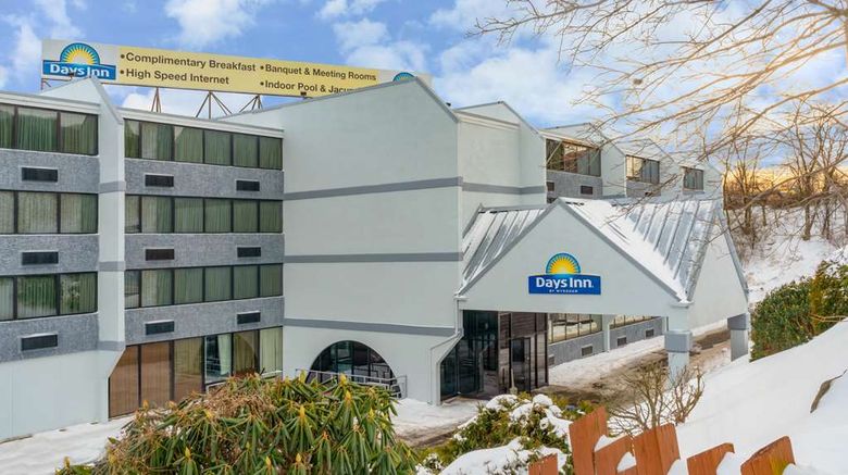 <b>Days Inn Scranton PA Exterior</b>. Images powered by <a href="https://iceportal.shijigroup.com/" title="IcePortal" target="_blank">IcePortal</a>.