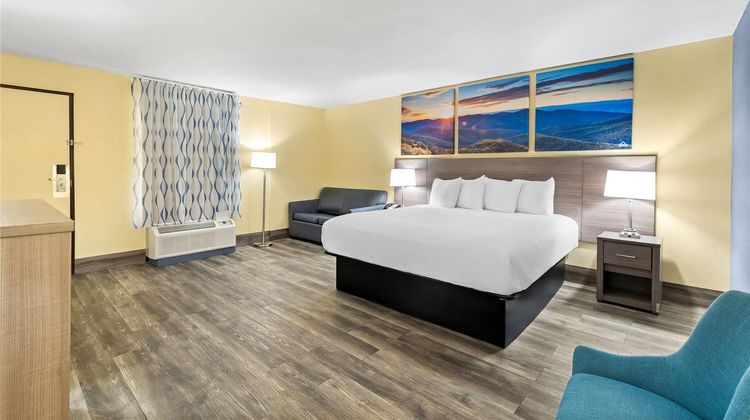 Days Inn Cleveland TN Suite