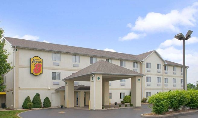 Super 8 Pontoon Beach IL/St. Louis MO Exterior