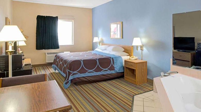 <b>Super 8 Pontoon Beach IL/St. Louis MO Suite</b>. Images powered by <a href="https://iceportal.shijigroup.com/" title="IcePortal" target="_blank">IcePortal</a>.