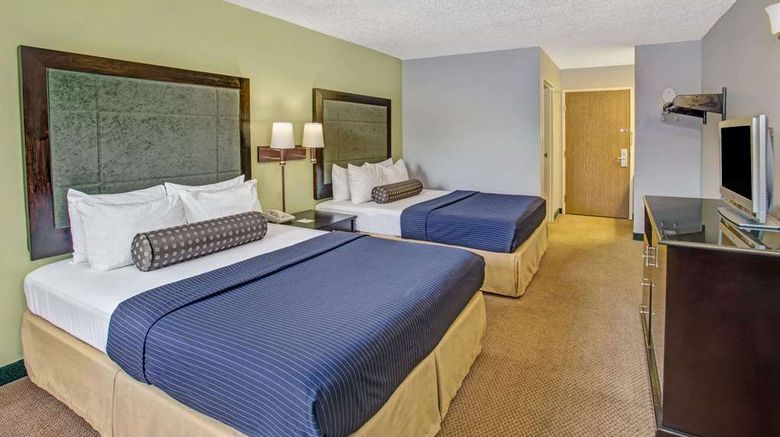 <b>Days Inn Great Lakes/N. Chicago Room</b>. Images powered by <a href="https://iceportal.shijigroup.com/" title="IcePortal" target="_blank">IcePortal</a>.