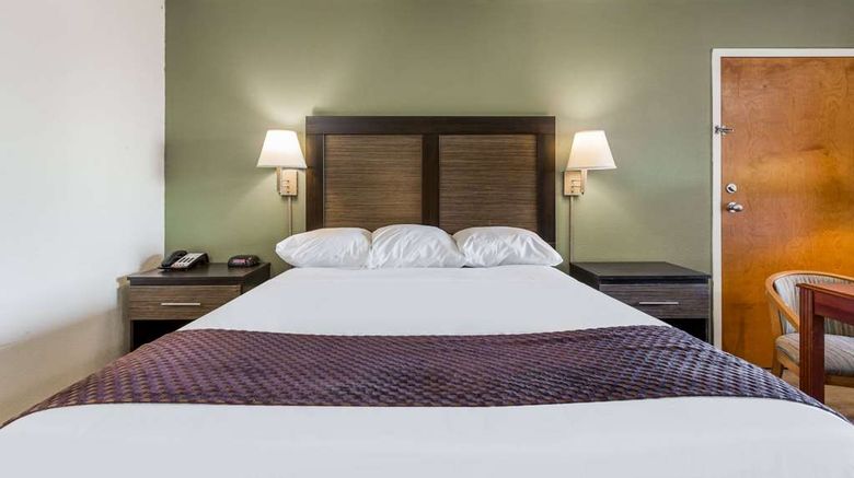 <b>Days Inn & Suites Rocky Mount Room</b>. Images powered by <a href="https://iceportal.shijigroup.com/" title="IcePortal" target="_blank">IcePortal</a>.