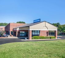 Days Inn & Suites Rocky Mount Exterior