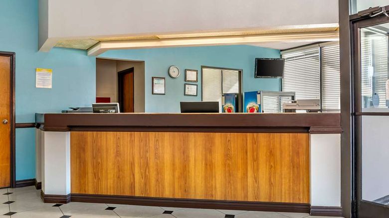 <b>Days Inn & Suites Rocky Mount Lobby</b>. Images powered by <a href="https://iceportal.shijigroup.com/" title="IcePortal" target="_blank">IcePortal</a>.