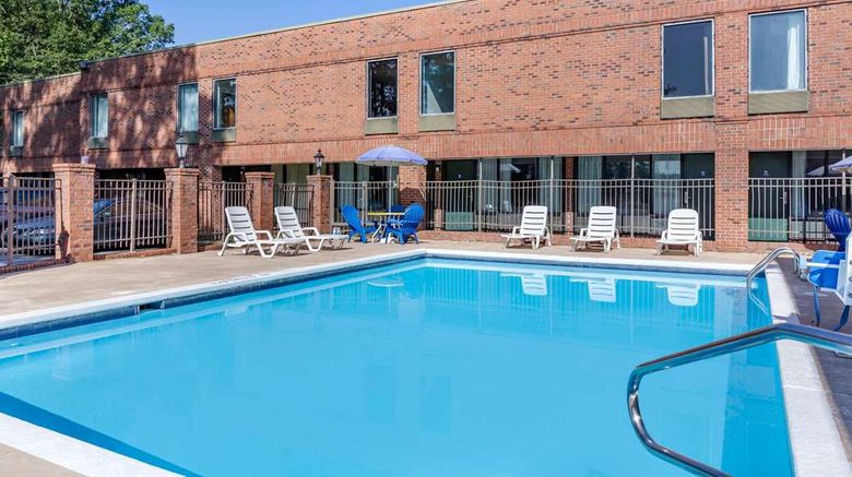 <b>Days Inn & Suites Rocky Mount Pool</b>. Images powered by <a href="https://iceportal.shijigroup.com/" title="IcePortal" target="_blank">IcePortal</a>.