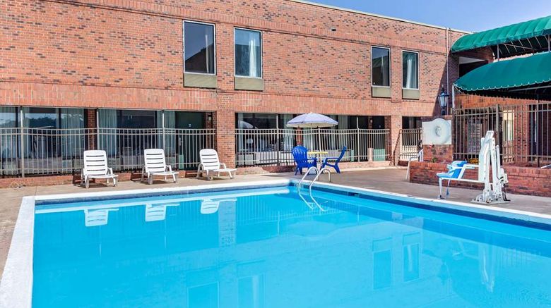 <b>Days Inn & Suites Rocky Mount Pool</b>. Images powered by <a href="https://iceportal.shijigroup.com/" title="IcePortal" target="_blank">IcePortal</a>.